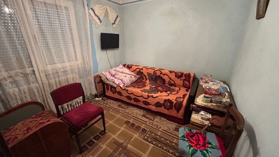 Apartament 3 camere, 47mp  - Cugir - Poză 1