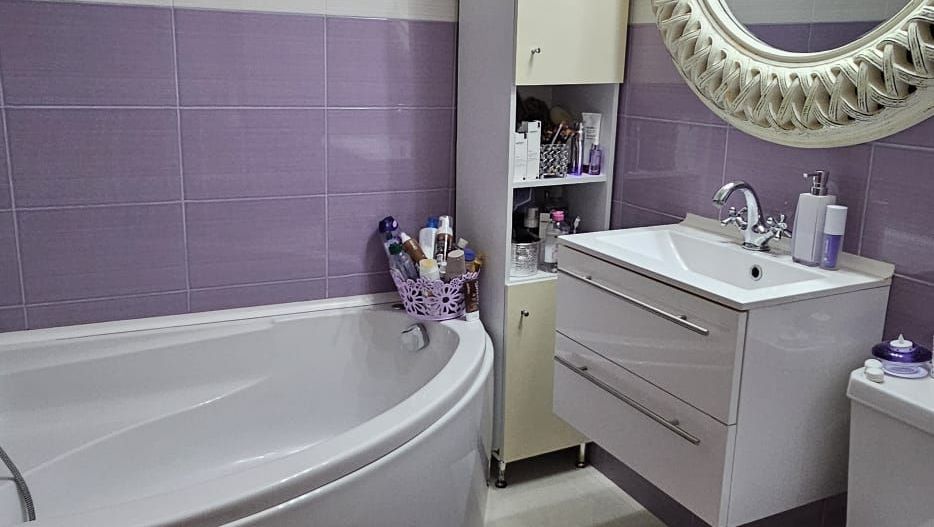 Apartament cu 3 camere, MOBILAT si UTILAT, zona CARTIER; - Poză 14