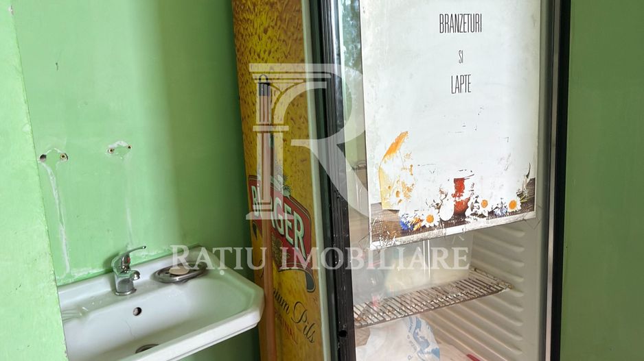 Casă cu spațiu comercial la stradă | Curte | Grădină | Oradea - Poză 8