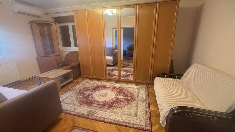 Mobilat si utilat aproape de Piata Unirii - Poză 1