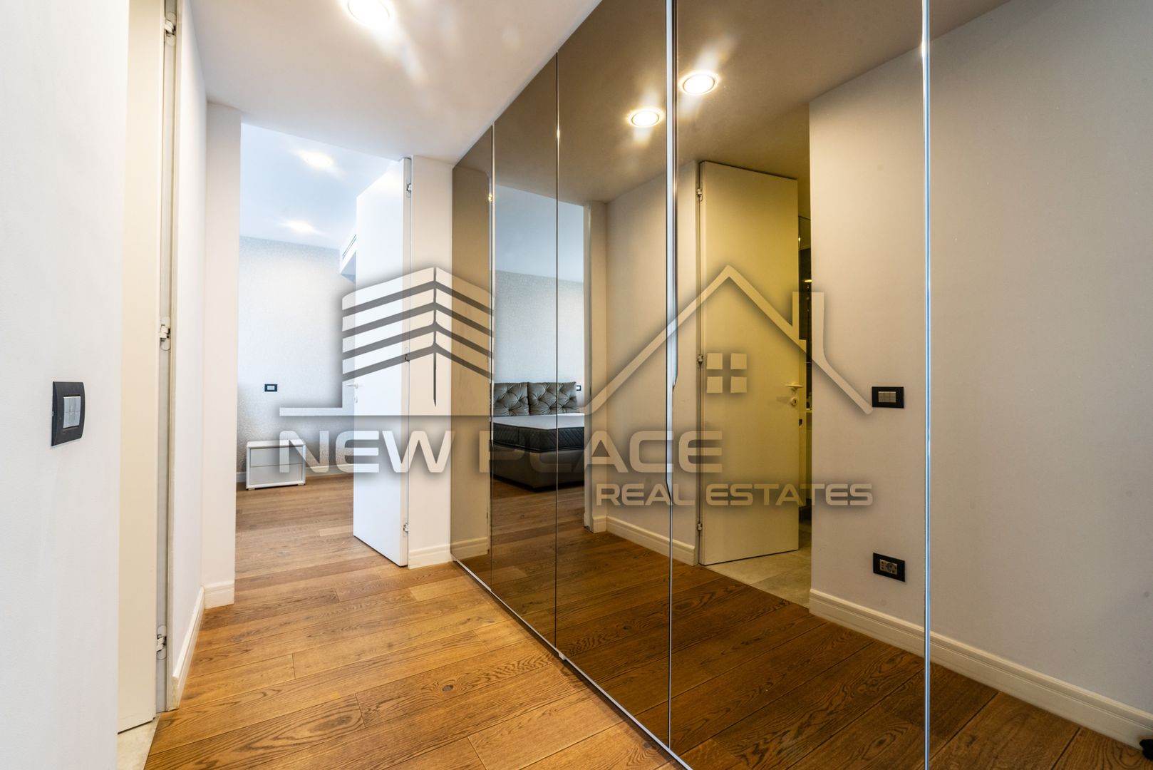 Cortina Residence | Exclusivitate | 950 Eur+TVA | Mobila Rovere | LUX - Poză 11