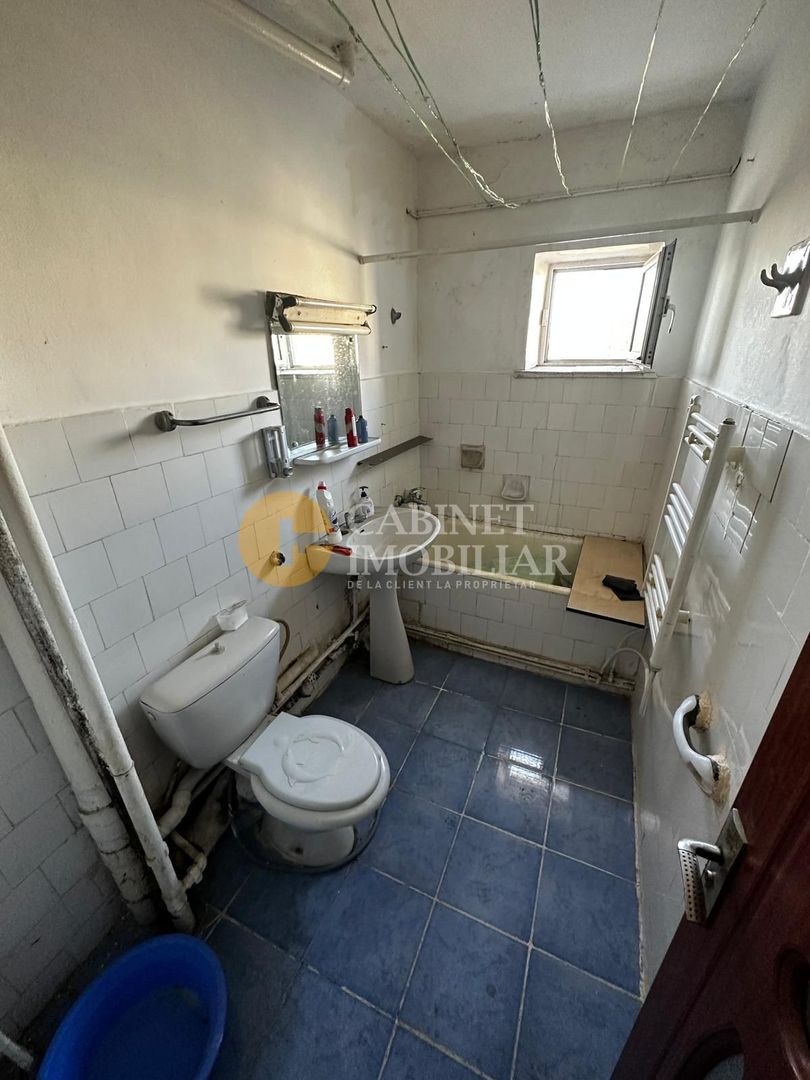 Apartament cu 3 camere decomandat, 2 bai, etaj intermediar - Gara - Poză 4