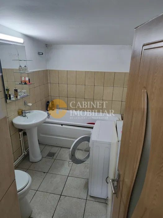 Casă de vânzare – Tătărași, toate utilitatile, libera! - Poză 6