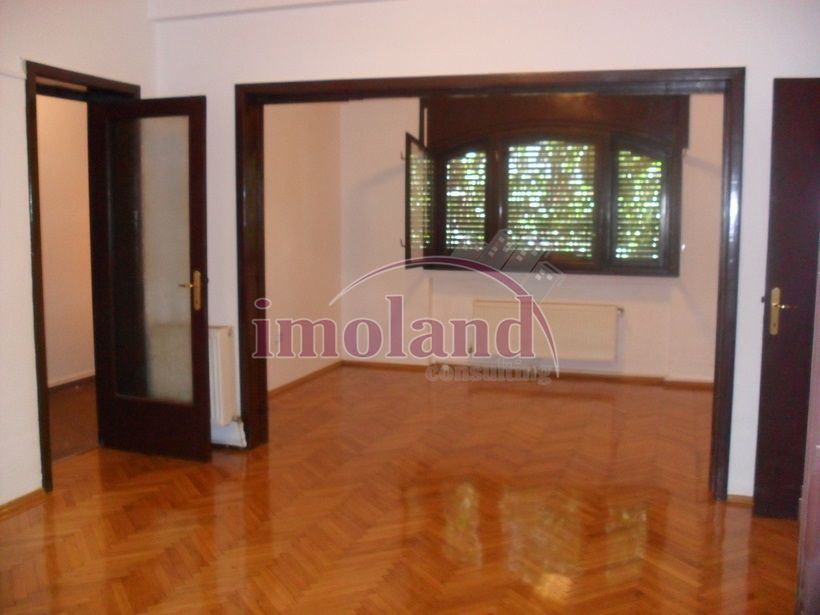 VILA DE INCHIRIAT DOROBANTI CAPITALE - Poză 8