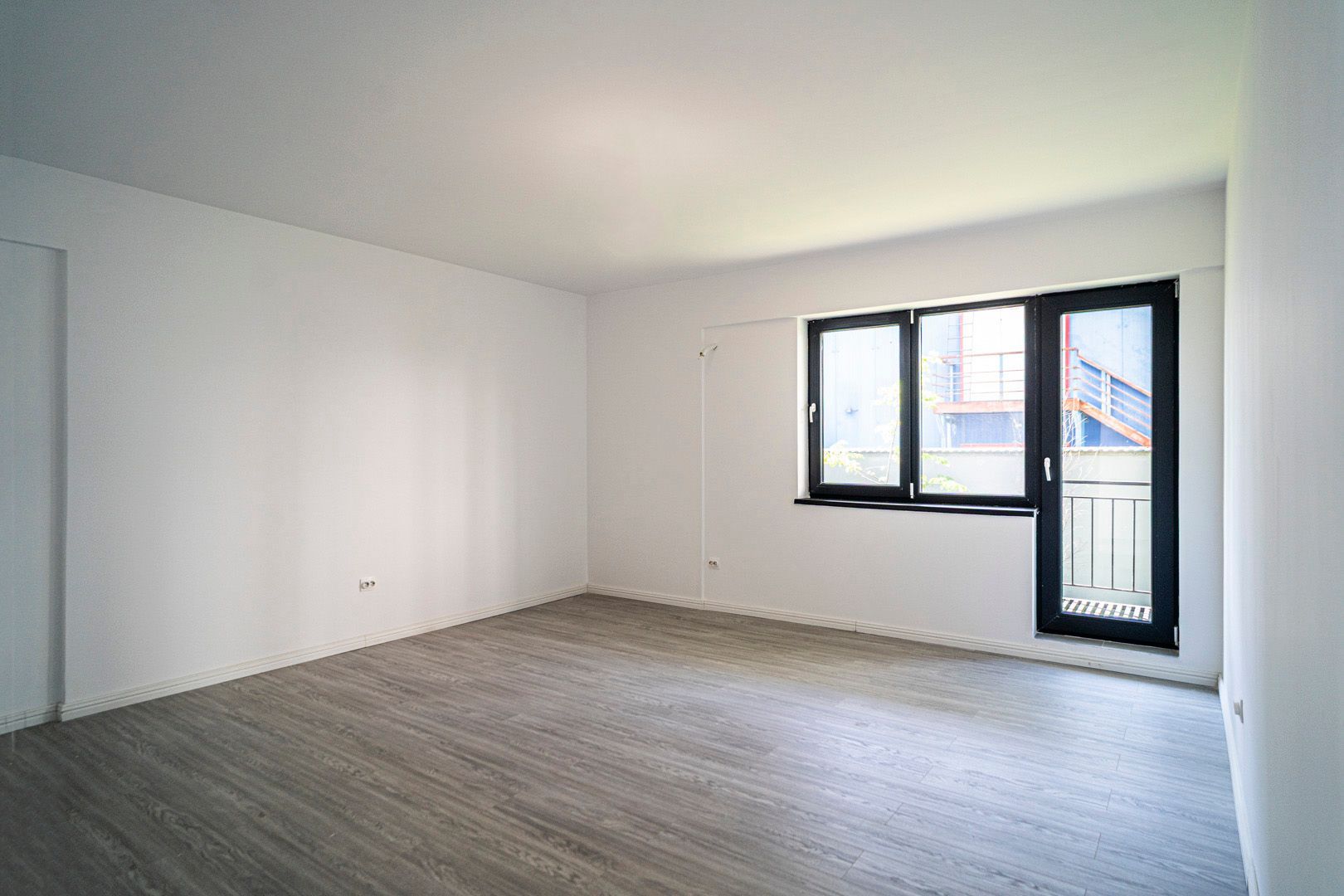 MILITARI, METROU PACII, 2 CAMERE, 57 mp, GRADINA, 150 mp - Poză 1