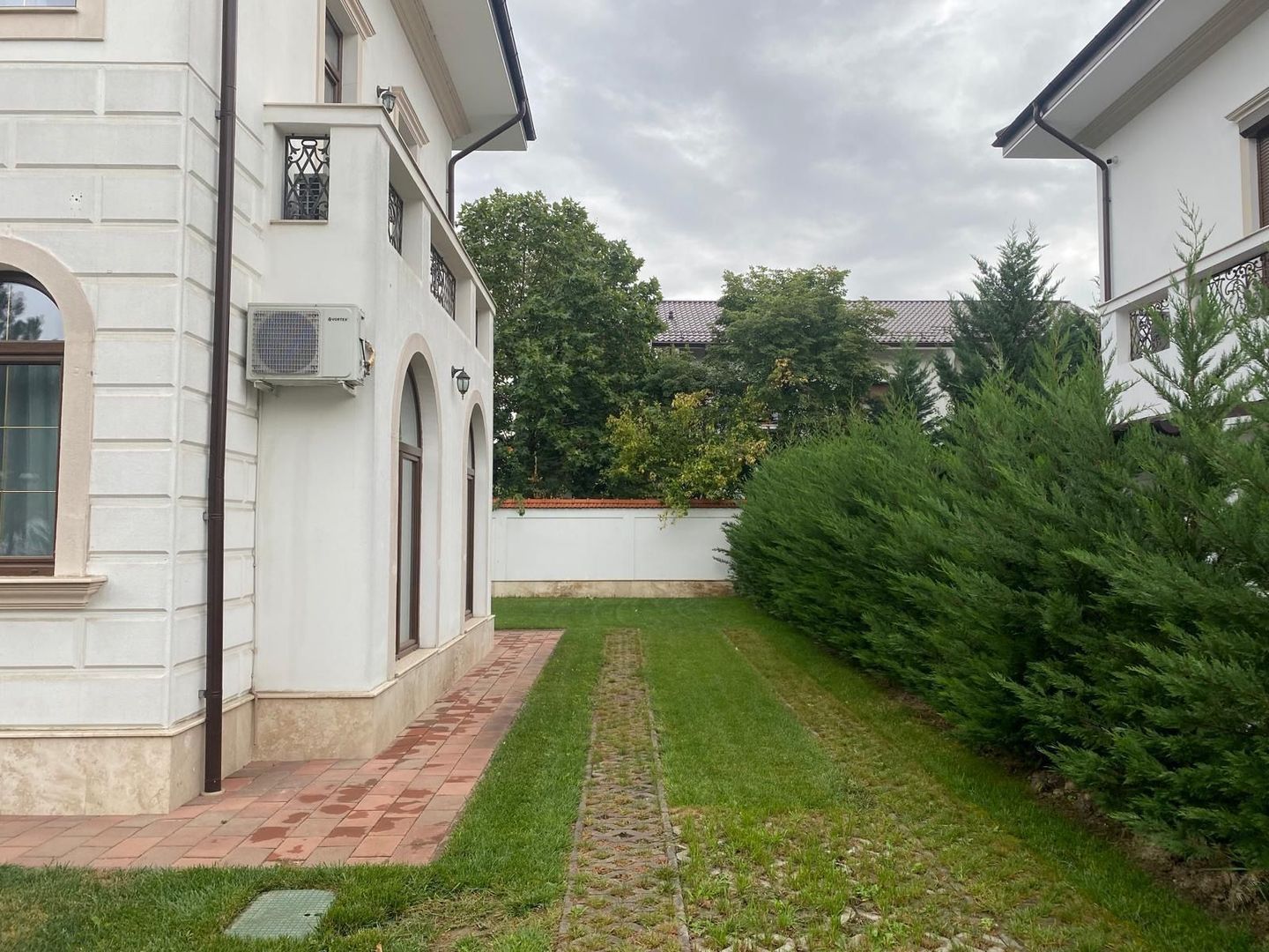 VILA CASA DE INCHIRIERE IN ZONA EROU IANCU NICOLAE PIPERA - Poză 20