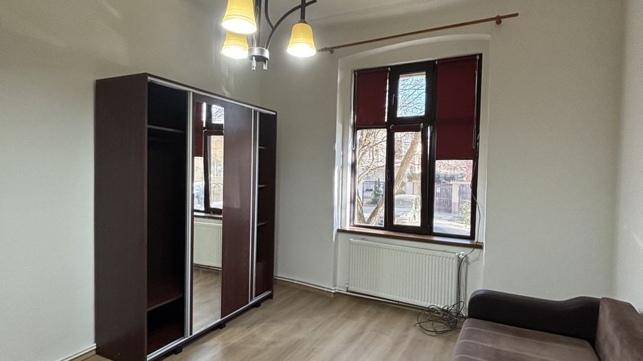 Apartament 2 camere,curte comuna/4 proprietari - Poză 13