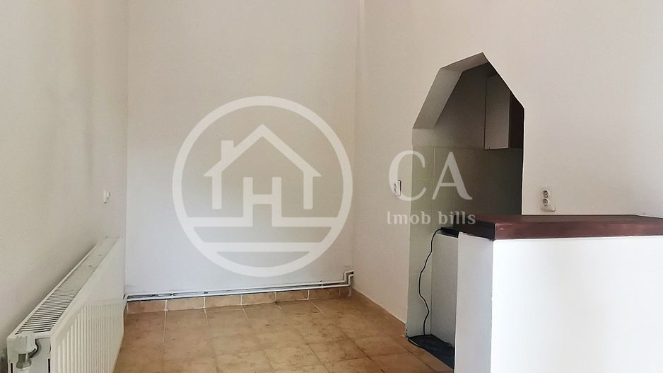 Apartament cu 1 camera la curte comuna de vanzare Central, Oradea - Poză 4