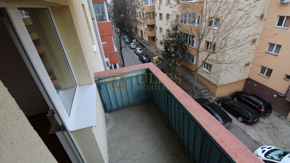 3camere, ideal pentru cei ce doresc sa renoveze de la zero un apartament. - Poză 6