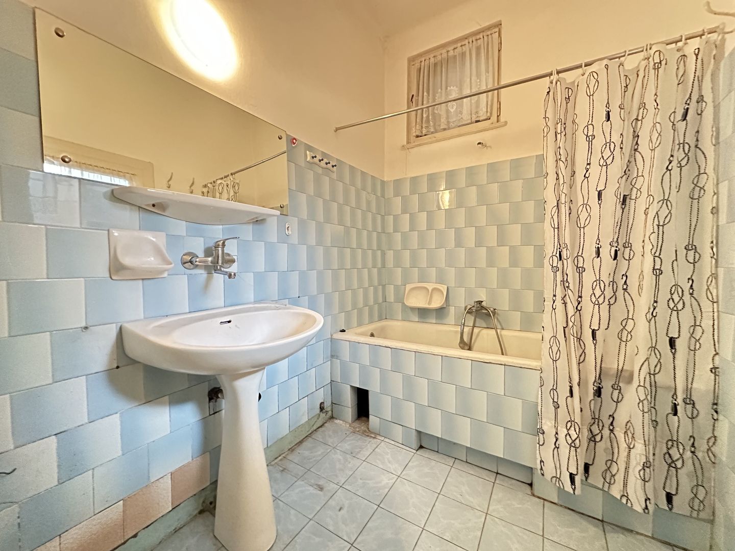 Apartament in casa spațios la doar 5-7 minute de Centrul Istoric - Poză 20