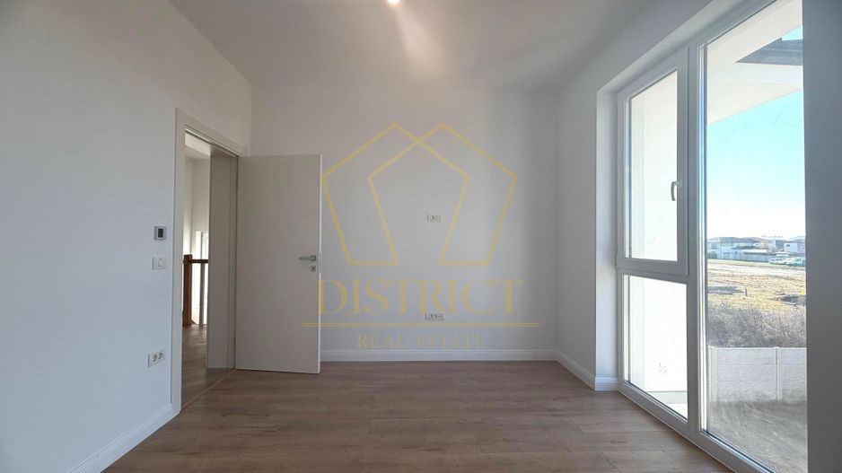 Duplex superb cu 5 camere despărțit prin camera tehnica I Mosnita Noua - Poză 12