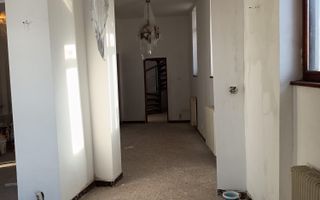 Vila  de inchiriat recent renovata - Poză 29