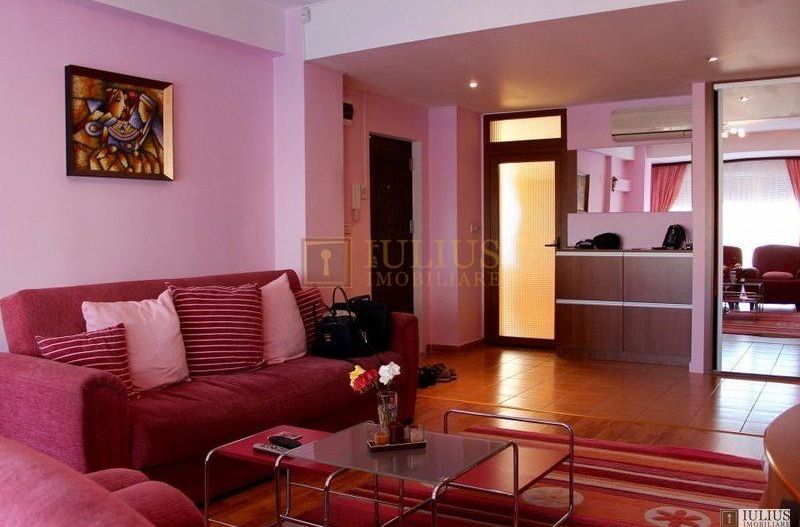 4 camere decomandat + loc de parcare privat in bloc nou. Str Nicolae Table - Poză 1