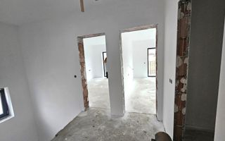 Casa Sibiu, Poplaca 4 camere, 3 bai, terasa si curte NOU - Poză 7