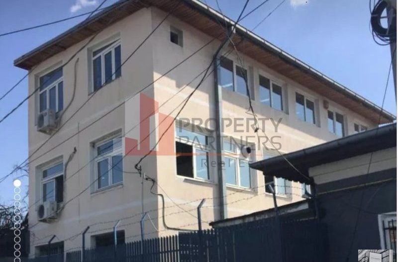 Cladire de birouri, spatiu comercial, vila - Poză 1