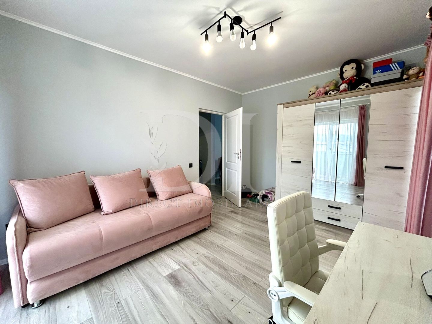 Apartament la cheie / terasa de 22 mp / Zona Terra - Poză 6