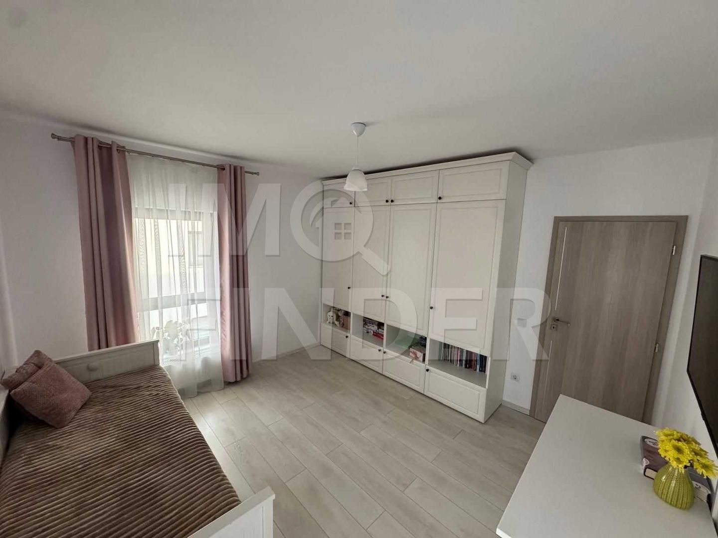 Apartament 2 dormitoare, living + bucatarie, parcare privata - Poză 5