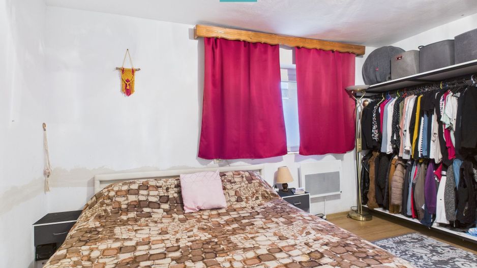 Casă complet renovată în Orțișoara. - Poză 10