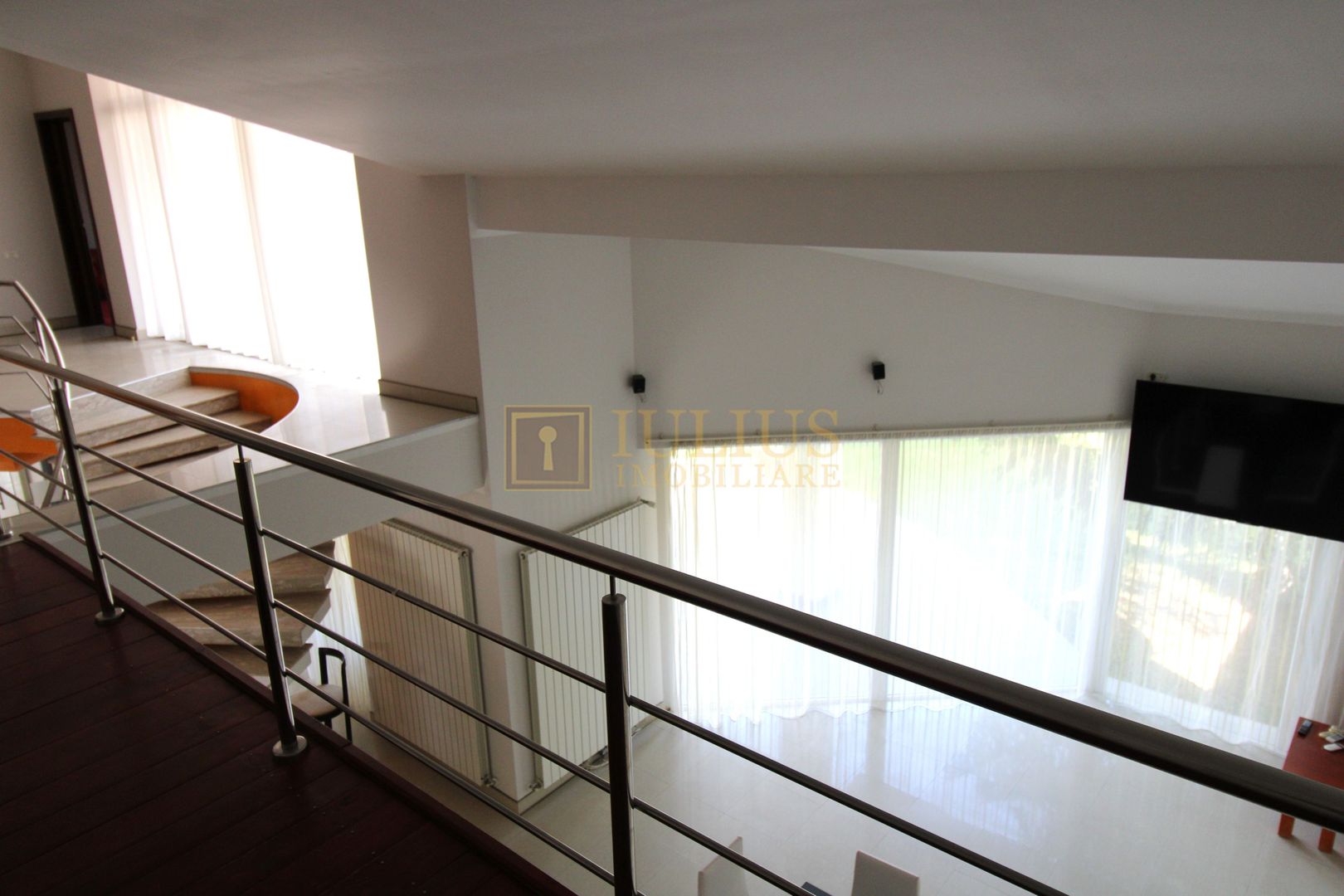 Casă individuală – Dumbrăvița, mobilata si utilata, spatii generoase. - Poză 15