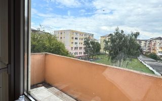 De vanzare apartament cu 3 camere decomandate etaj 3/4 Petru Rares - Poză 9