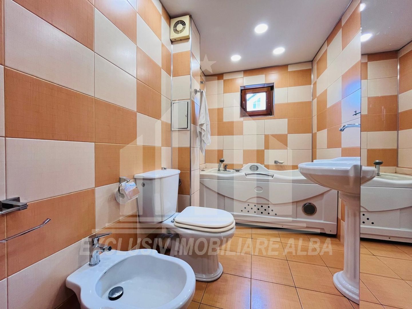 Apartament 4 camere decomandate | 85 mp | 2 bai | Cetate - Poză 6