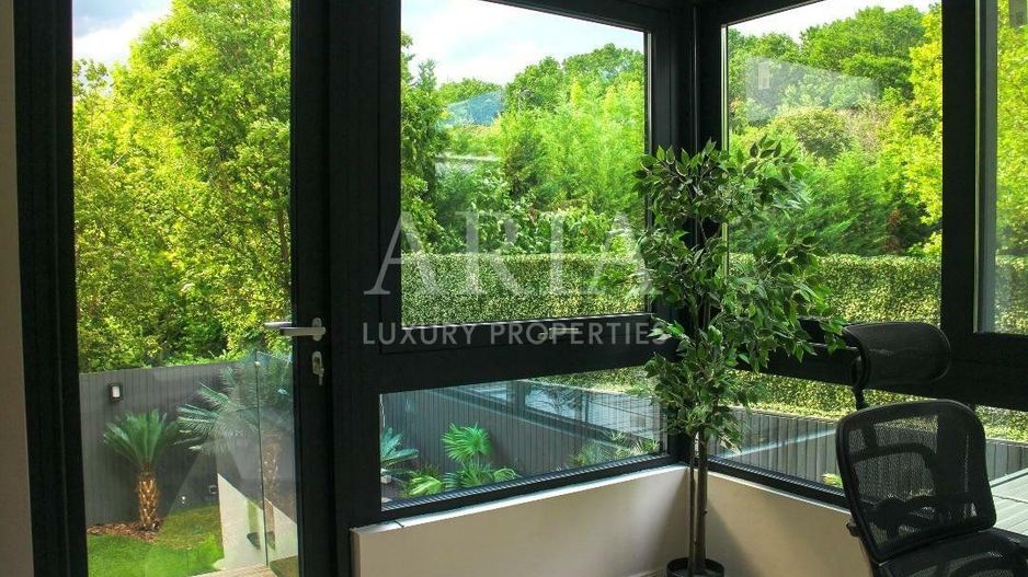 LUXURY APARTMENT WITH GARDEN - Poză 14