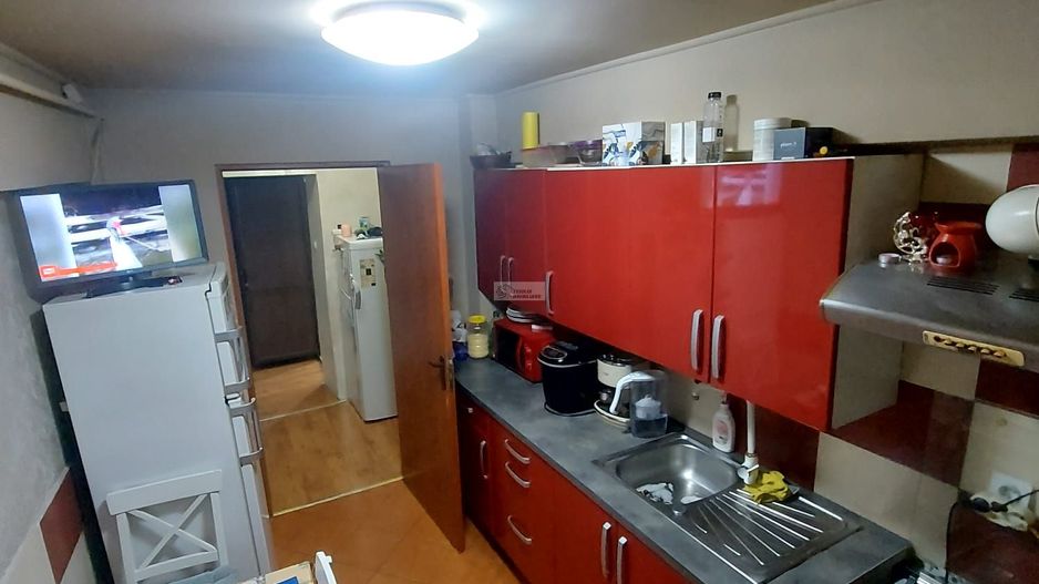 De vanzare 4 camere/97 mp utili/Scoala 10/Focsani/et 3/4 - Poză 1