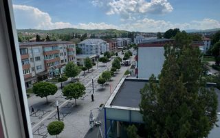 Apartament 3 camere – Ultracentral, vedere spre pietonală și Parc - Poză 1