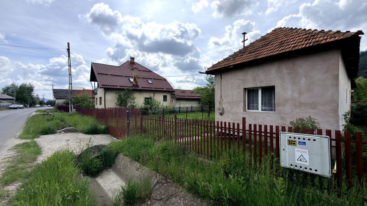 Casa individuala  Leresti la strada principala+ teren 831 mp, utilitati complete - Poză 18