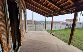 Casa individuala impartita in 2 apartamente | Ianova - Poză 13