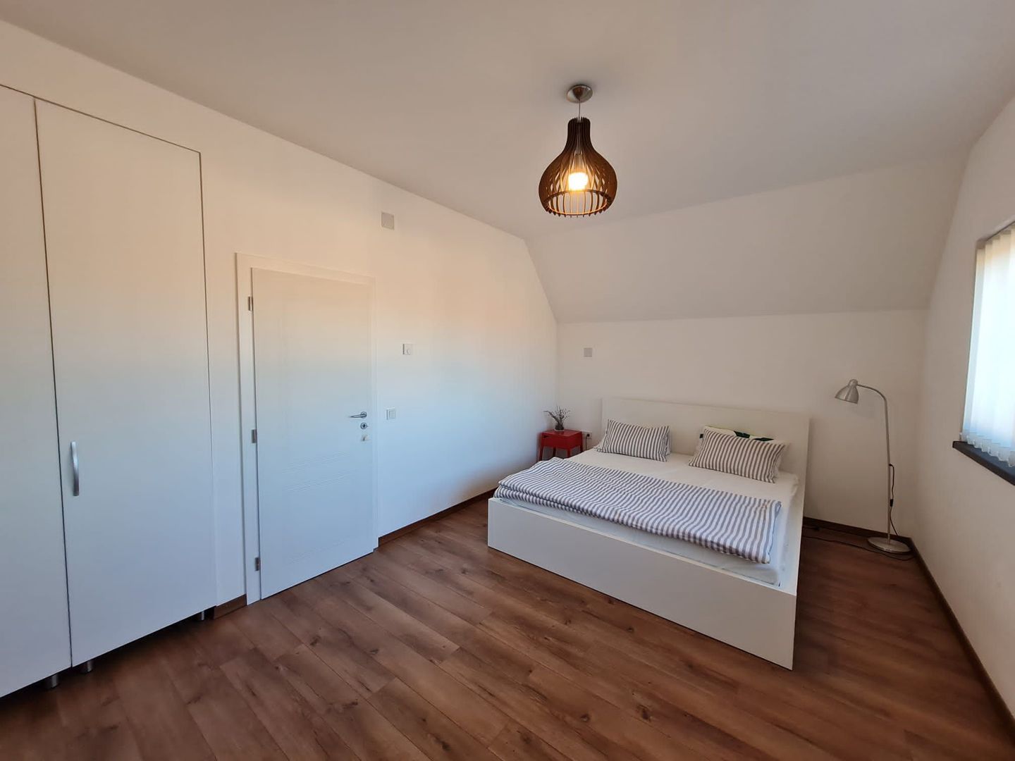 Minimalist la prima închiriere în Dumbravita - Poză 17
