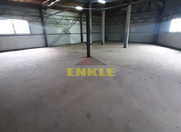 Hala 280 mp + apartament cu 4 camere la etaj /150 mp/ Zona Industriala - Poză 8