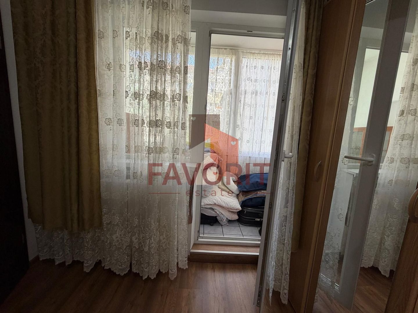 2 camere | etaj 2 | centrala proprie | renovat | zona excelenta | - Poză 9