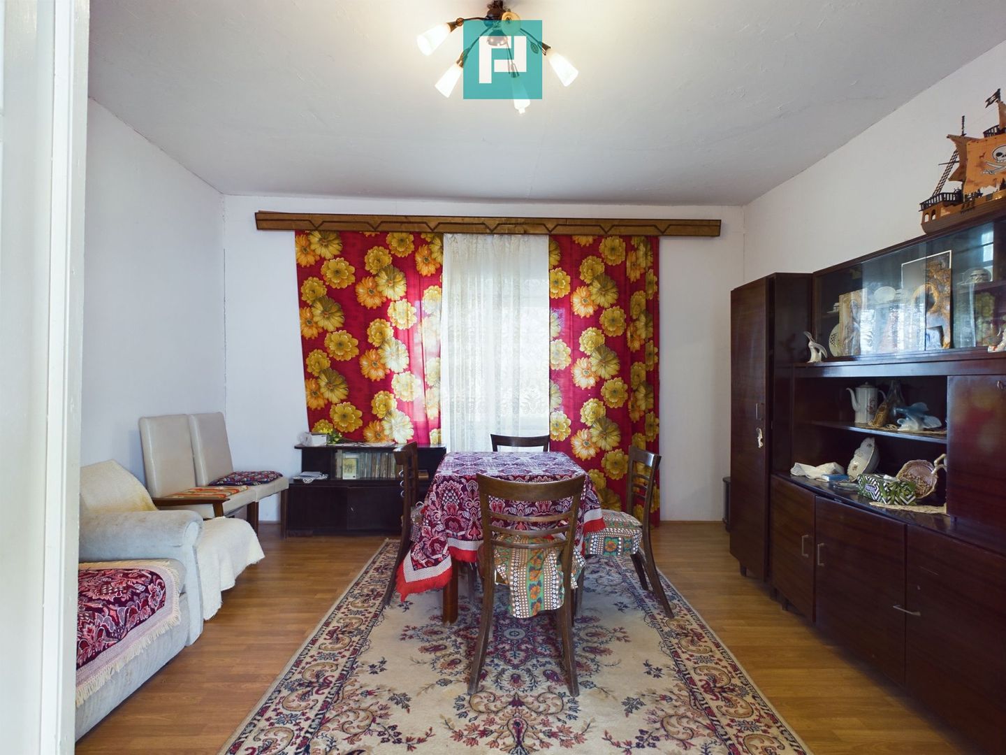 Casă cu teren generos de 2,880mp în Secusigiu - Poză 14