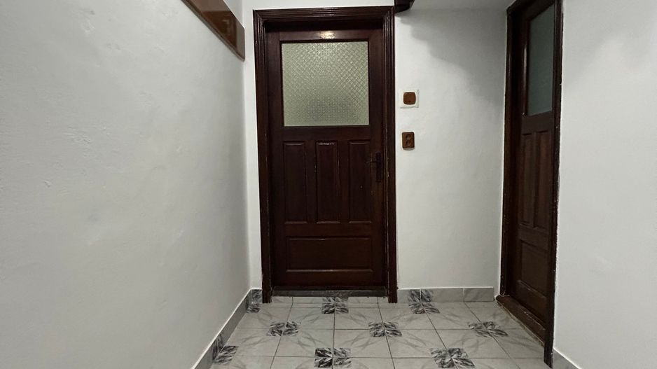 Apartament cu 3 camere și boxă în zona Complex KM5 - Poză 12