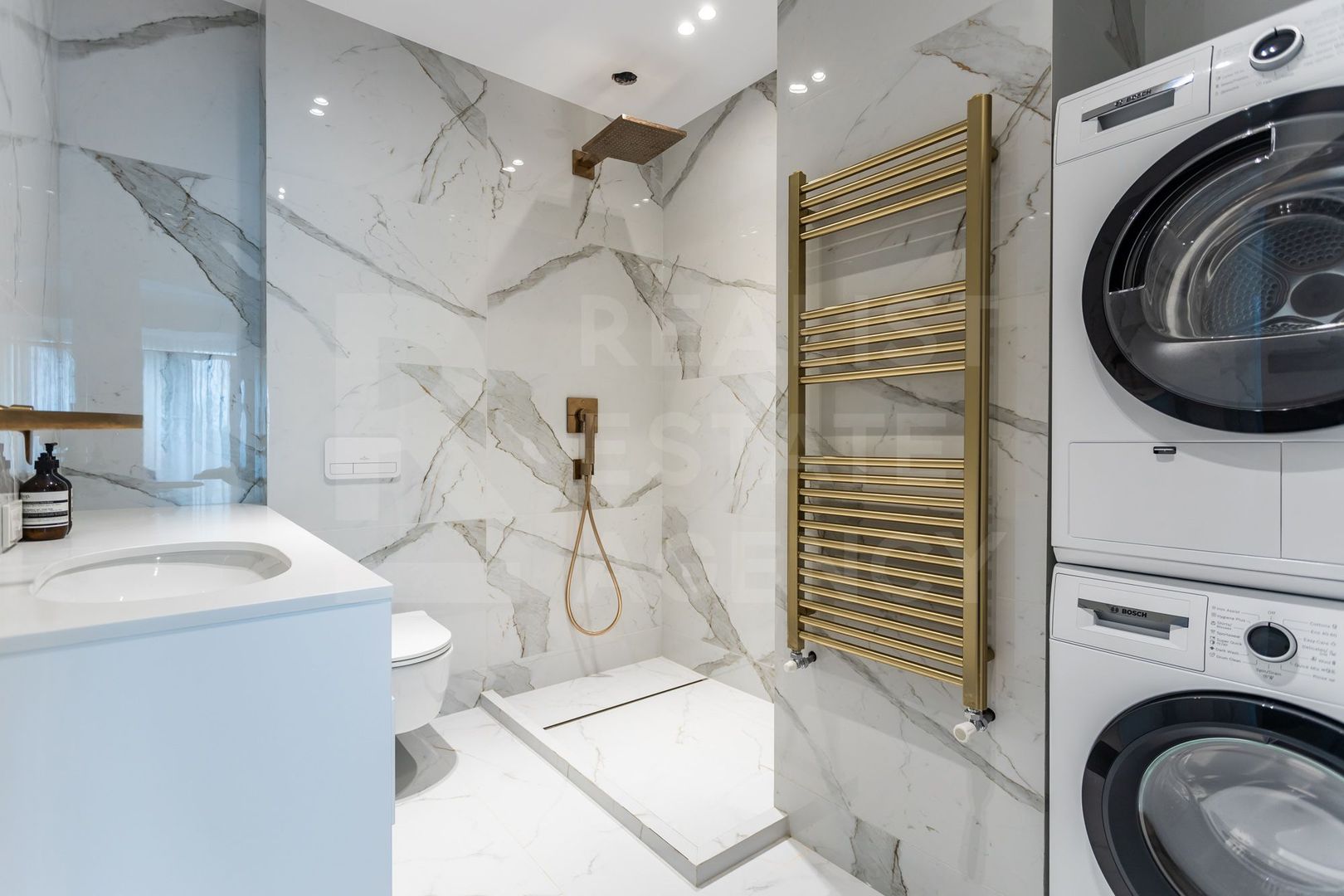 Apartament stilat în centrul diplomatic - Poză 13