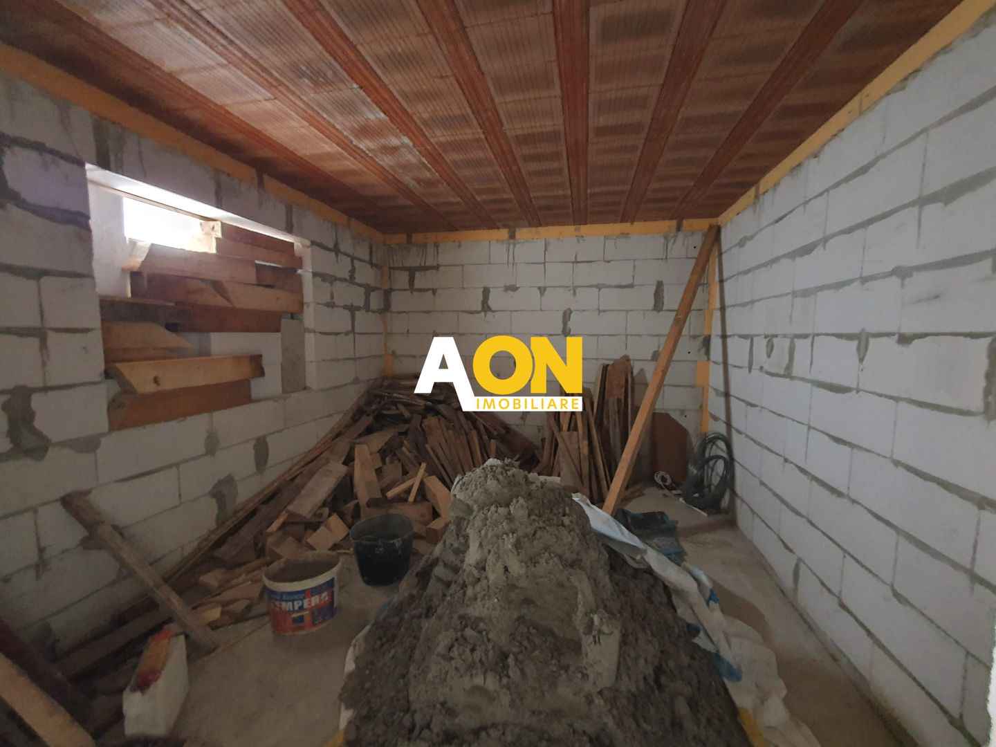 Casa semifinisata, 5 camere, 500 mp teren, Ciugud - Poză 5