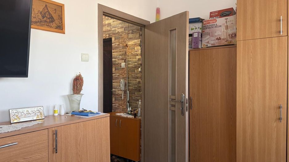 Garsoniera spatioasa cu boiler electric, Mihalache-1 Mai - Poză 9