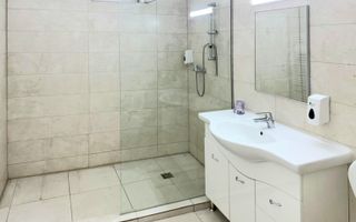 Spatiu comercial de închiriat  Brasov - 63 mp # spatii-comerciale-brasov.ro - Poză 3