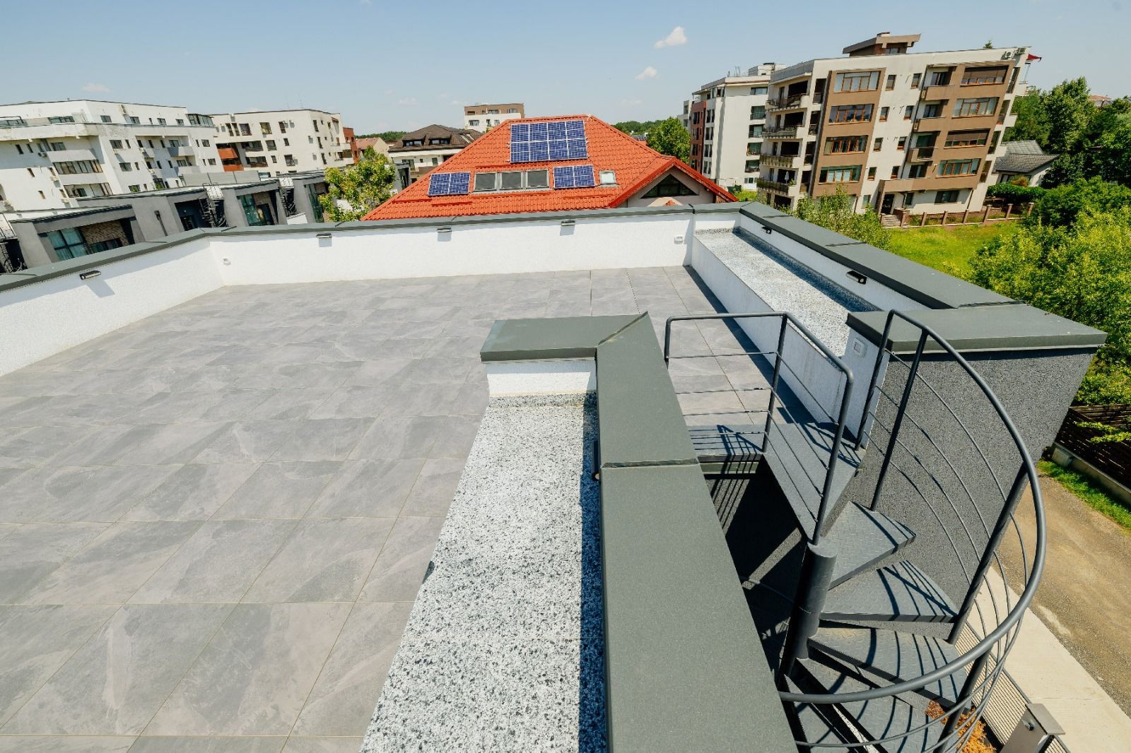 Vilă modernă 6 camere în Băneasa-Sisești – ideală pentru familii - Poză 4