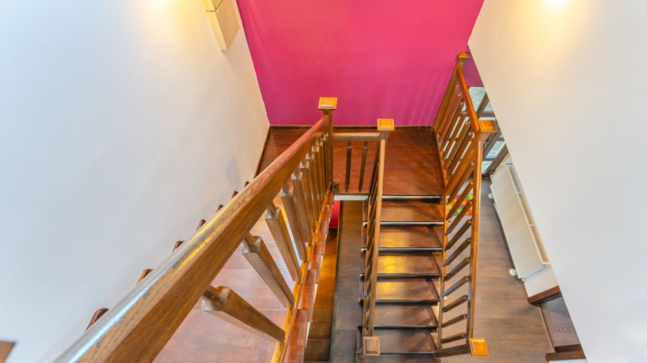 Casă modernă cu garaj și 4 dormitoare, aproape de Piața Sfatului - Poză 25