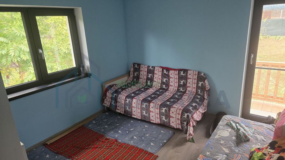 Casă de închiriat cu 3 dormitoare, 2 băi, living și terasă, în Rediu, lângă Primărie - Poză 7