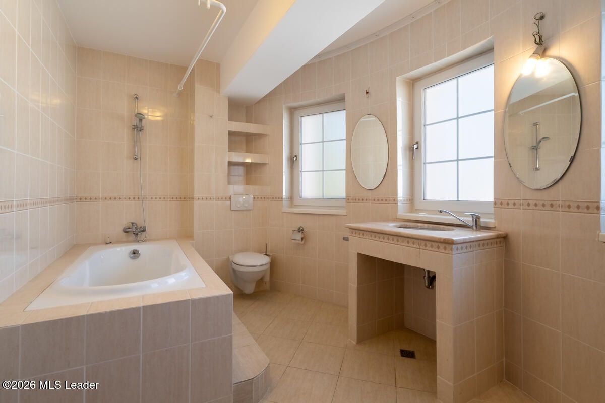 Cernica - Intre Lac si Padure, Vila luxoasa 946 MP, teren 1382 MP - Poză 17