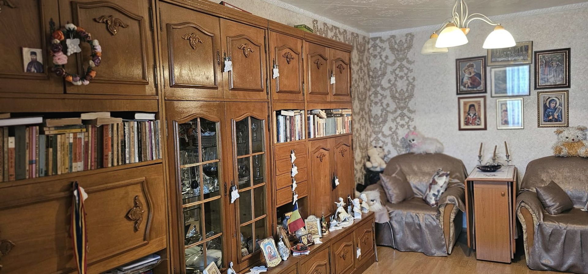 Apartament 2 camere de vanzare, IC Frimu, 57 mp, 2 balcoane, etaj 3/4 - Poză 1