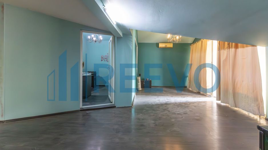 Clădire și teren de investiție, central Roman - Poză 50