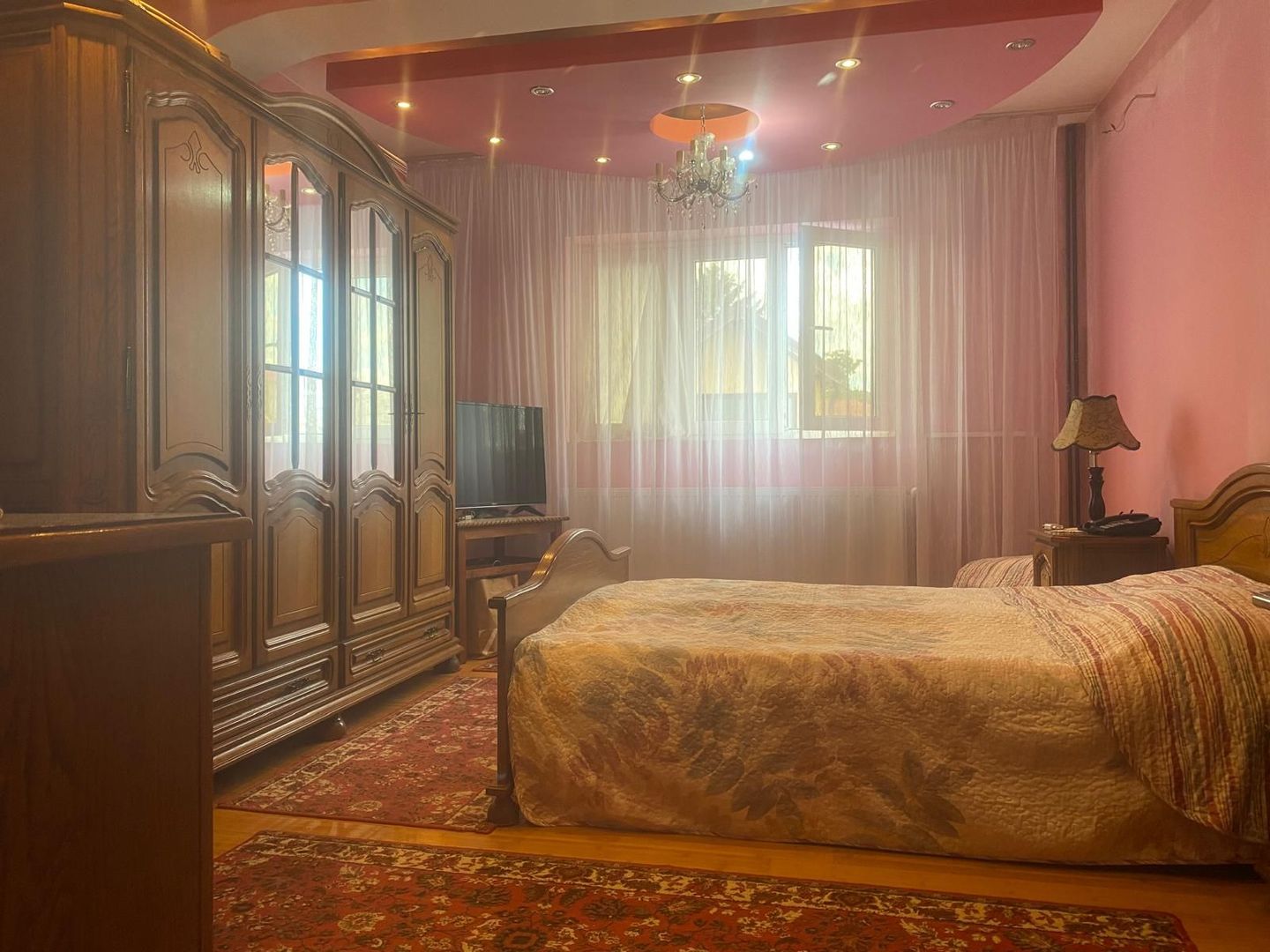 Oportunitate:clinica, birouri etc! Vanzare casa cu 4 camere-Targoviste - Poză 3