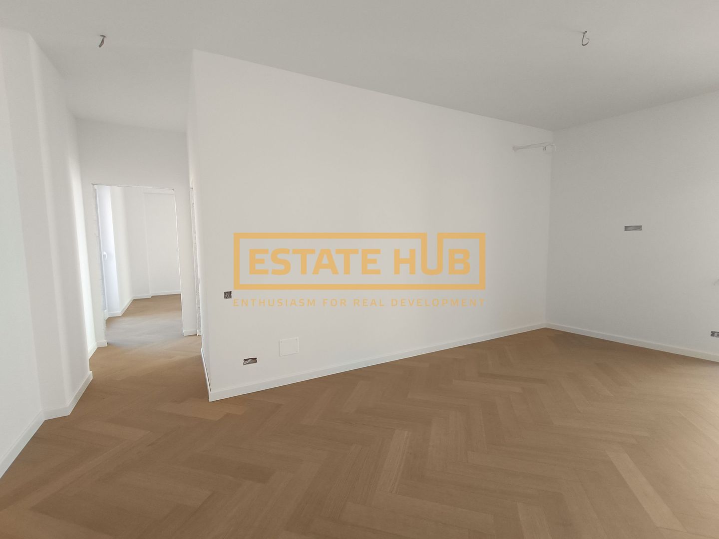 Apartament 4 camere FINISAT | zona Centrala | Parcare inclusa - Poză 3