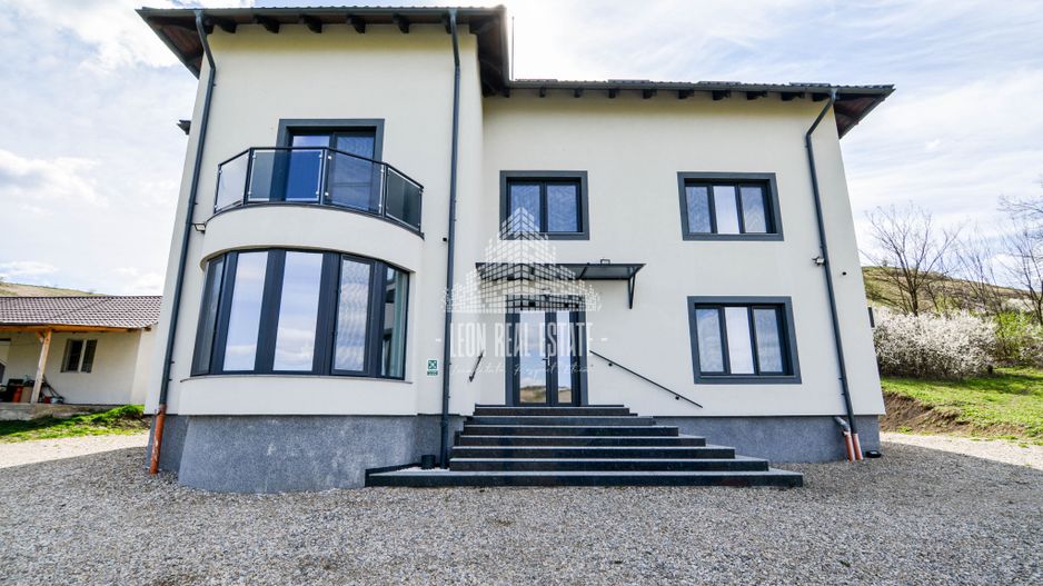 Penisune - Afacere la cheie 9 camere de vanzare la 20km de Cluj-Napoca - Poză 1