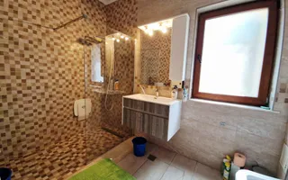 CASA P +E  5 camere -Cosoveni - Poză 13