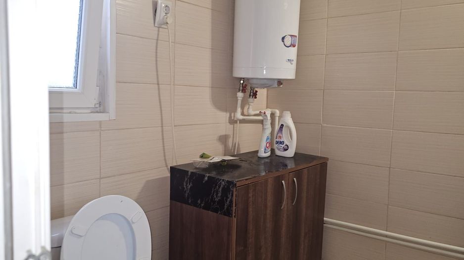 Casa 35 mp cu curte 300 mp, Micro 17 – Str. Oltului, 250 euro lunar - Poză 6